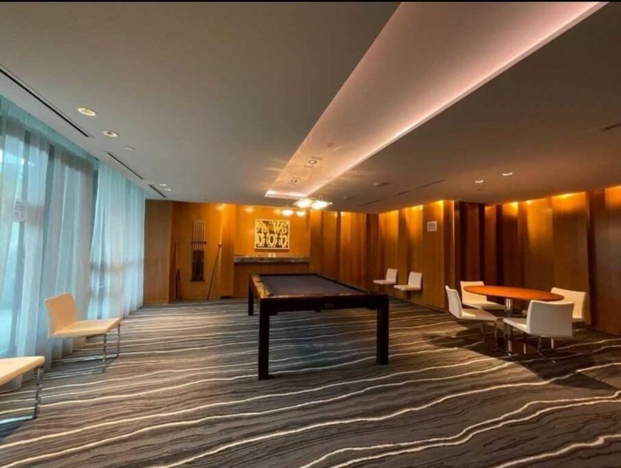 Cn Tower View With Free Parking, Pool, & More Amenities Toronto Eksteriør bilde