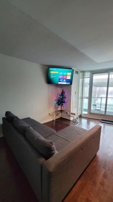 Cn Tower View With Free Parking, Pool, & More Amenities Toronto Eksteriør bilde