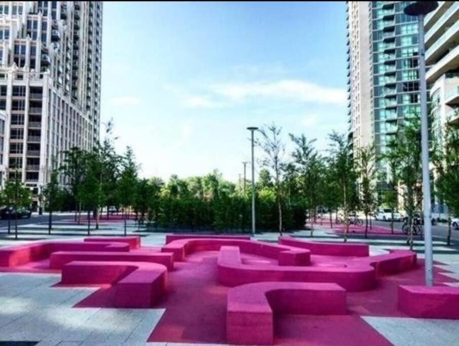 Cn Tower View With Free Parking, Pool, & More Amenities Toronto Eksteriør bilde