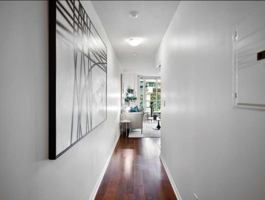 Cn Tower View With Free Parking, Pool, & More Amenities Toronto Eksteriør bilde